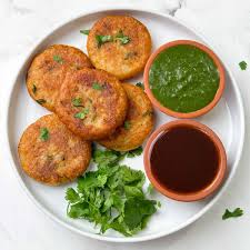 Aloo Tikki Chole / Dahi Chat